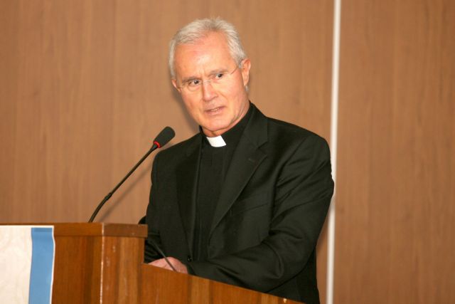 Κατηγορίες για ξέπλυμα χρήματος απαγγέλθηκαν σε ιερέα του Βατικανού